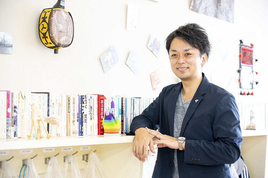 保護者も参加する「バーベキュー型」の学級経営に取り組んでいる