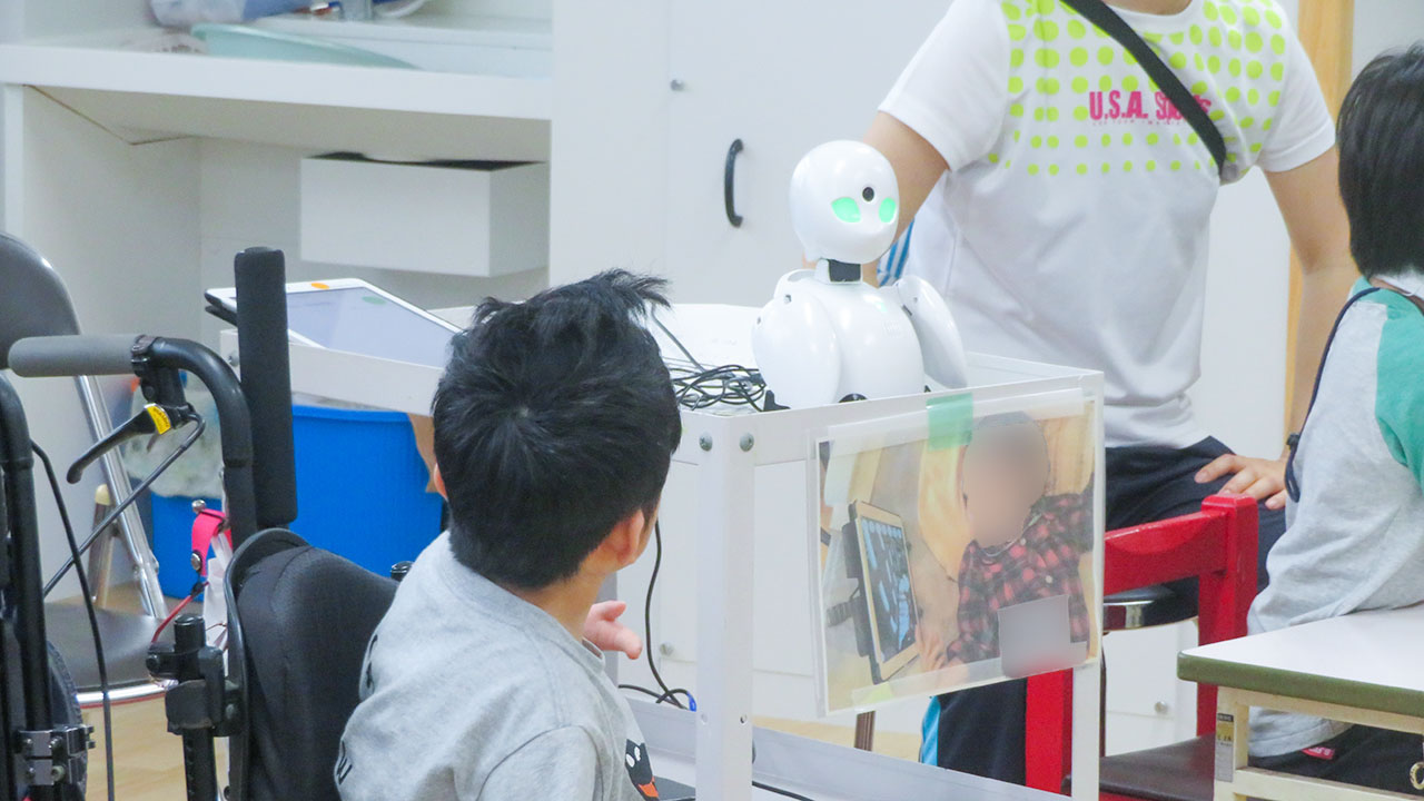 分身ロボットは人の心をつなぐ 特別支援学校が成果報告