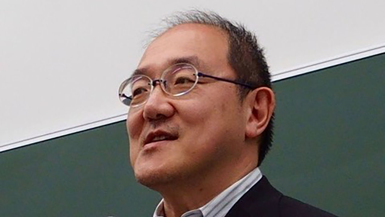 PTA会長として、政治学者として、学校現場を捉える岡田教授（本人提供）
