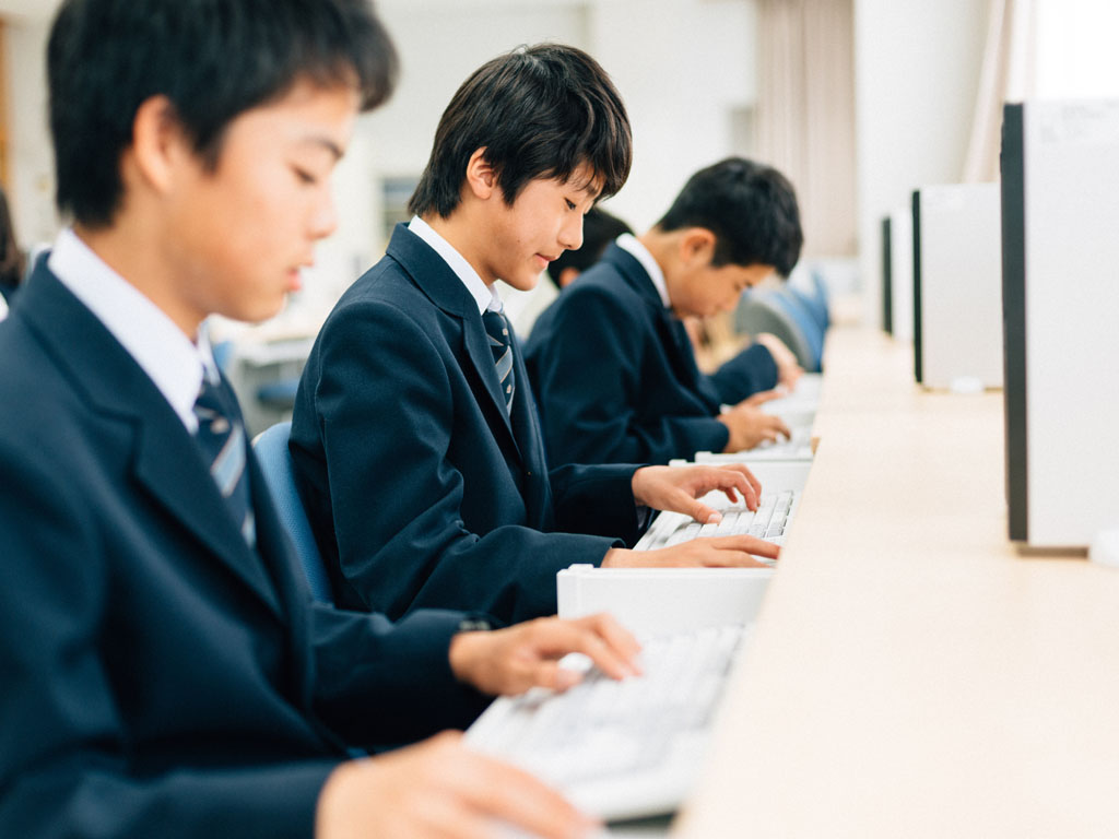 全国学力調査CBT化で最終案 全国同日実施の見直し提言