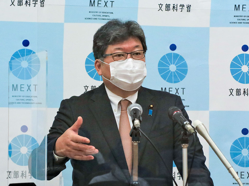 海外留学生にワクチン接種、特別証明書の発行も 文科相