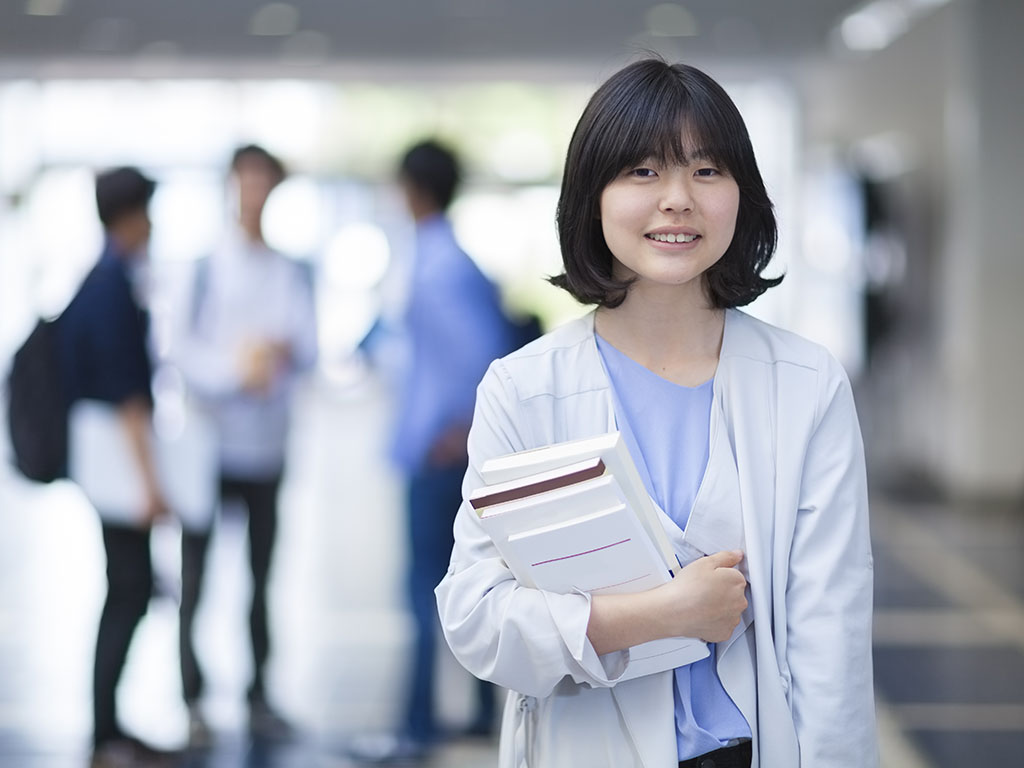 コロナ禍でも「前向きに大学生活」 静大生が高校生向け冊子