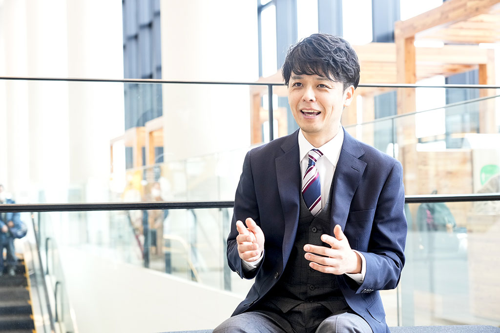 社会とつながれない悔しさを感じた過去もあったという西野指導主事