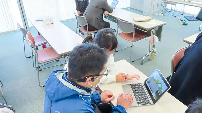 小2がマイクラで町探検を再現 地域の人にワークショップ