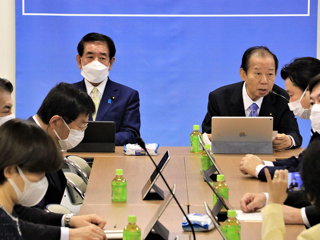 「こども庁」創設、骨太の方針に盛り込みへ 自民初会合