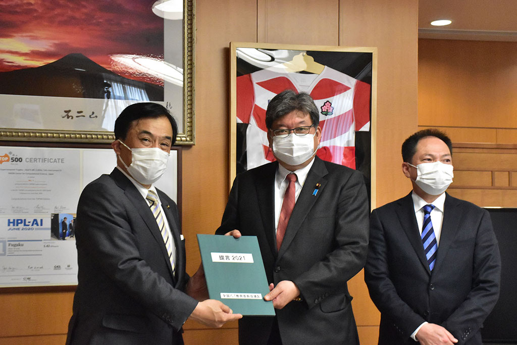 【GIGA到来】端末更新期の支援など 首長らが提言