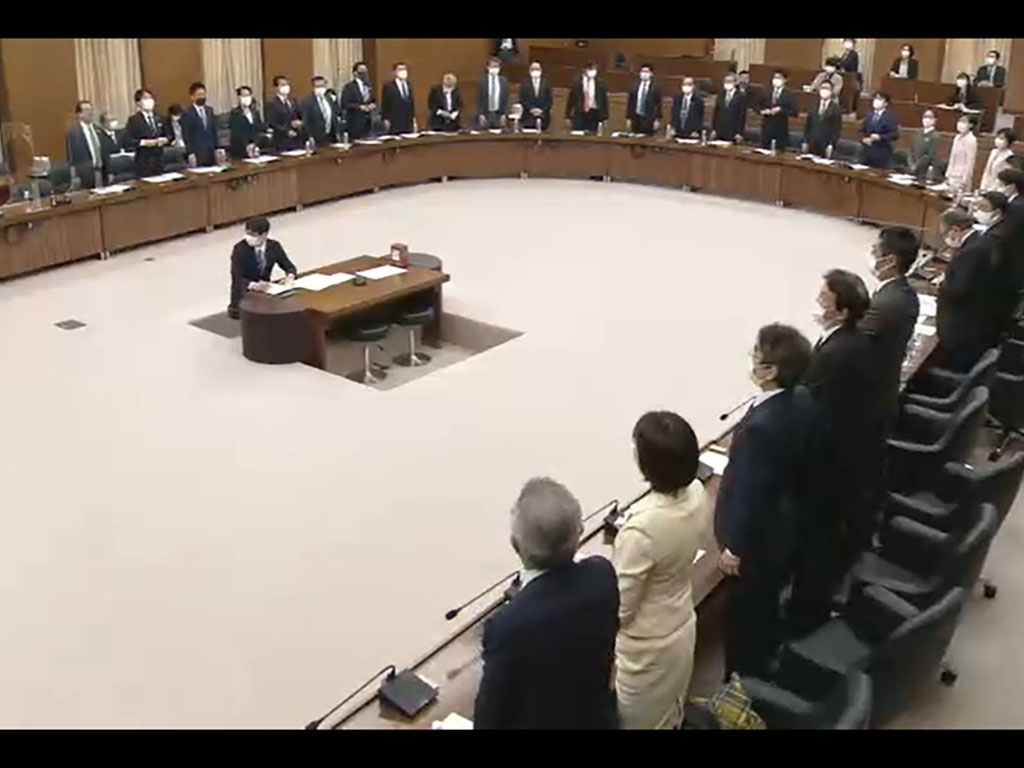 35人学級「中学校の検討」など附帯決議 衆院文科委で可決