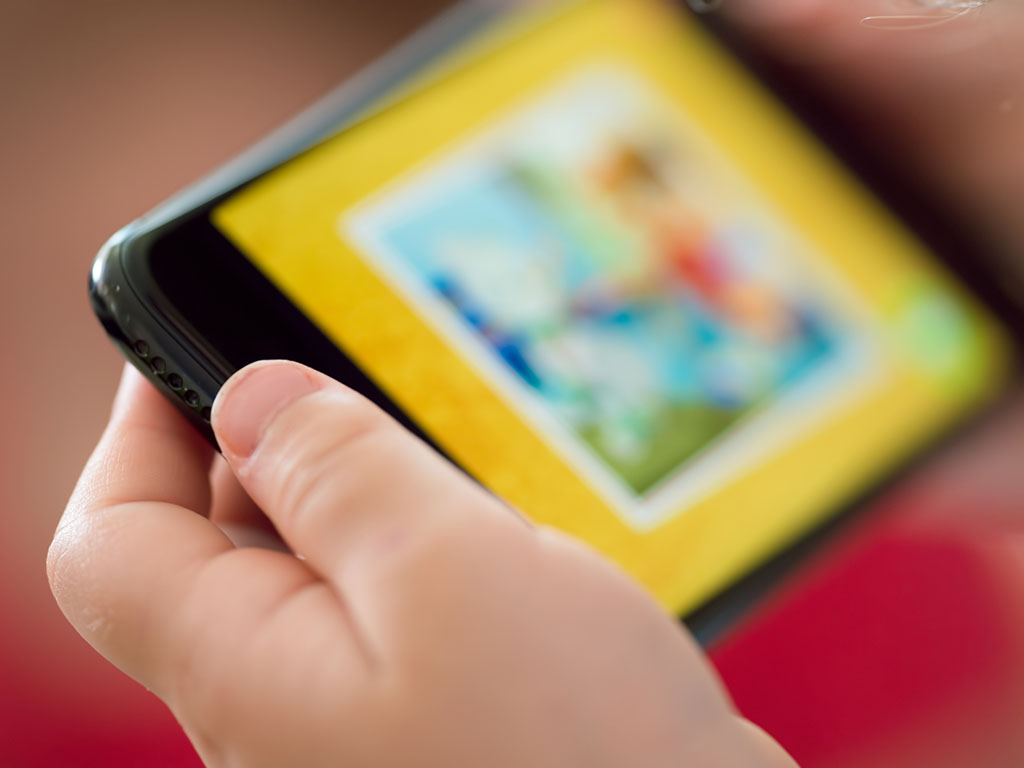 子供へのネットによる健康被害 コロナ禍で高まると声明