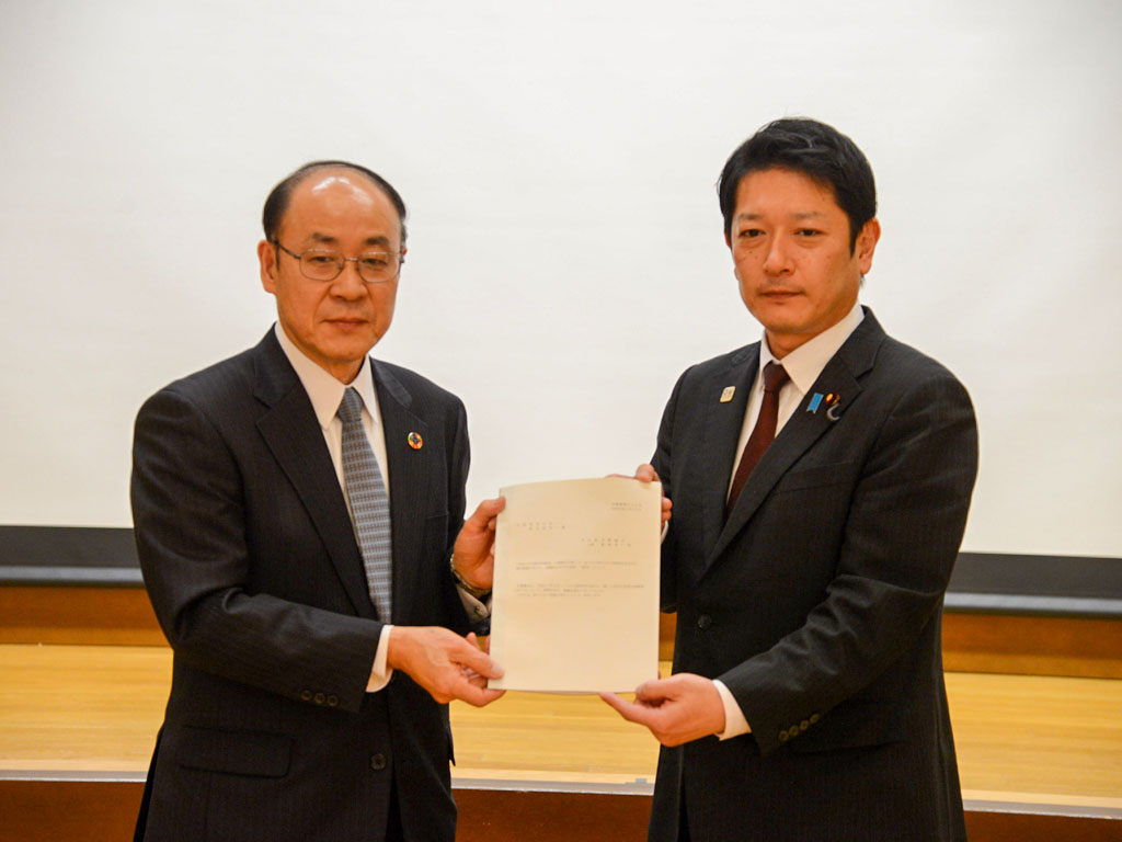 中教審、答申を了承 「令和の日本型学校教育」打ち出す