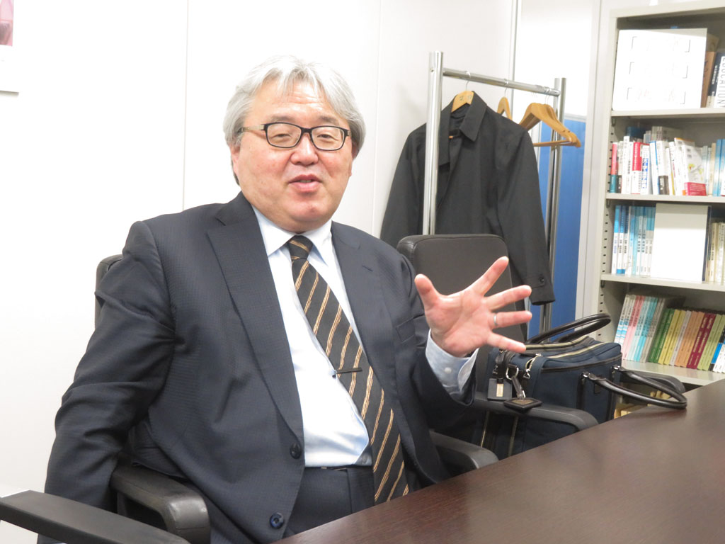 1人1台環境の実現で、学校に授業観のパラダイムシフトがもたらされると話す堀田教授