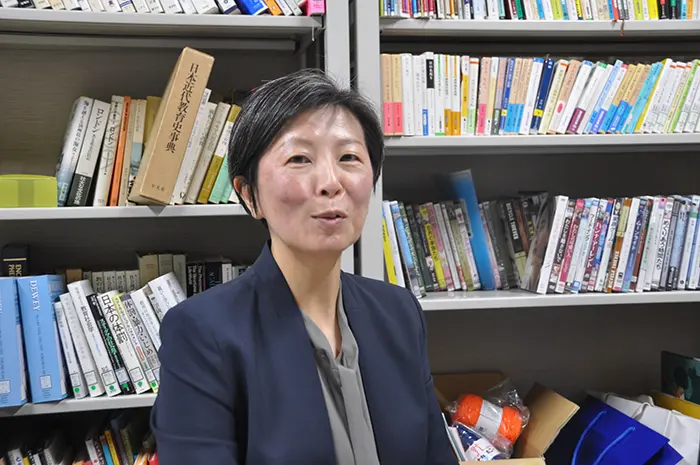 学校は無意識の習慣化を意識することが重要だという＝撮影:大川原通之