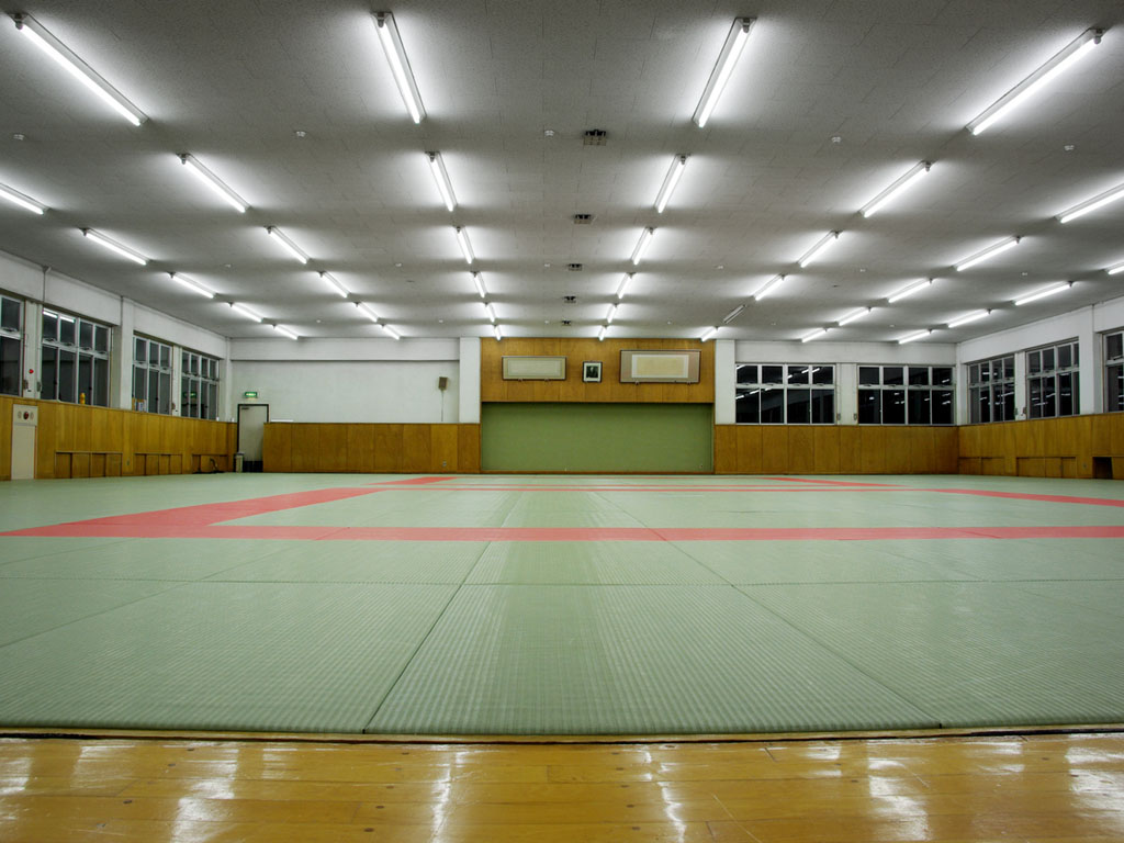 柔道部顧問を体罰で懲戒免職 逮捕受け異例の厳しい処分