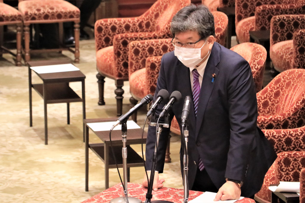少人数学級「法律で位置付け」 文科相、法改正の意向表明