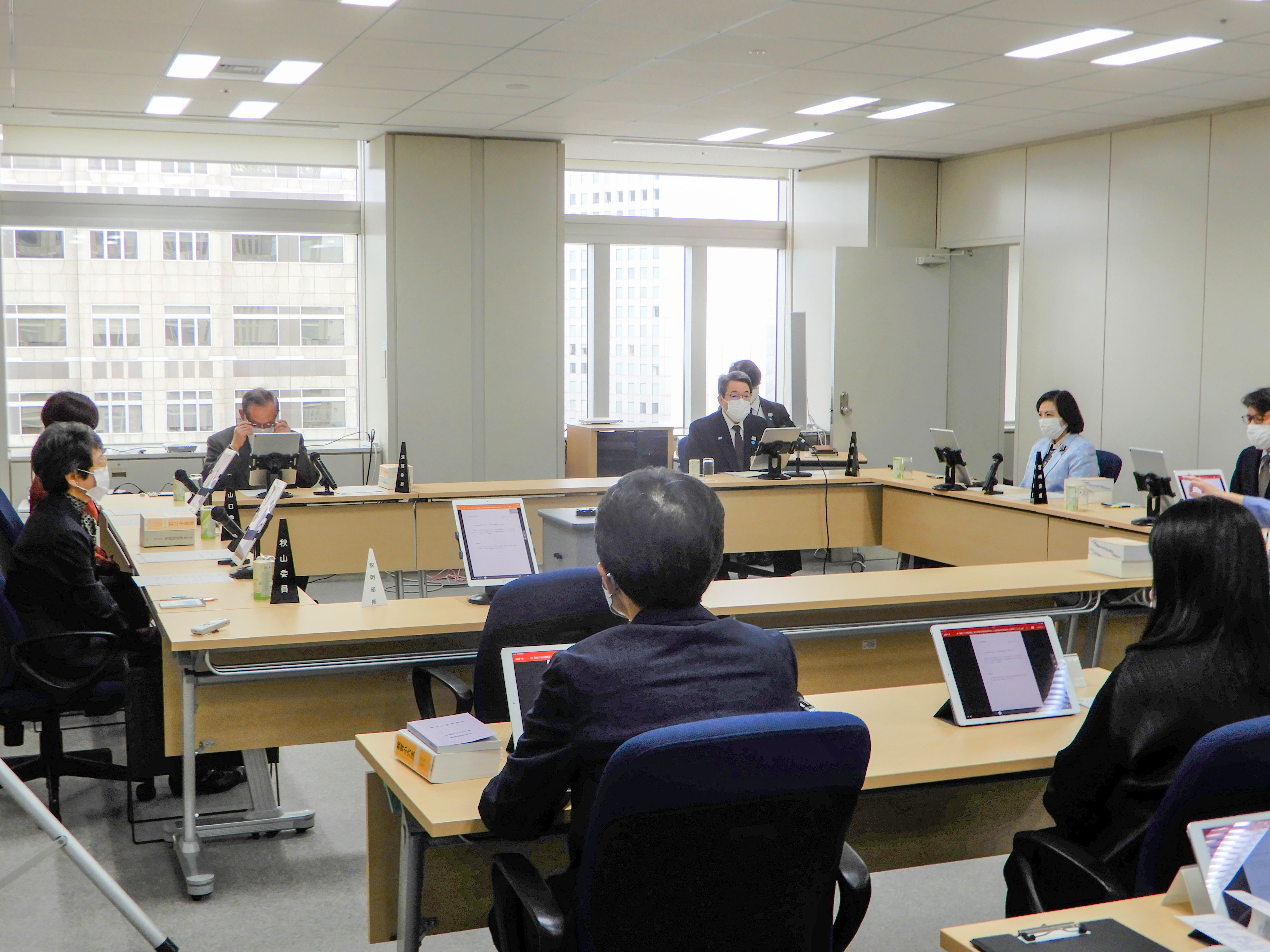都教委、いじめ対策強化 委員「教員の心労にも配慮を」
