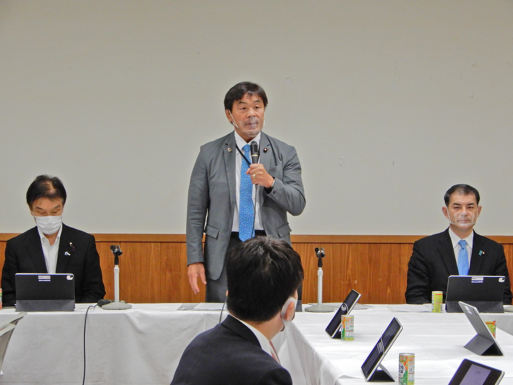 自民、教育再生実行本部を改編 少人数学級など議論継続