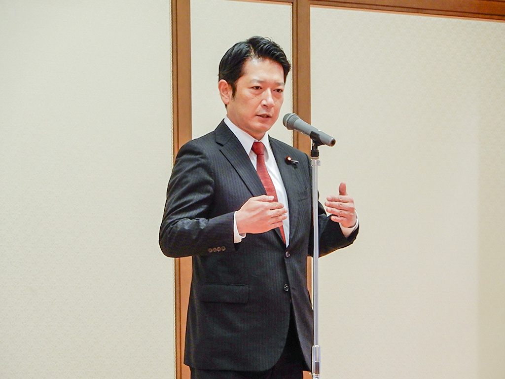 「メリハリある教育行政に」 新副大臣・政務官らあいさつ