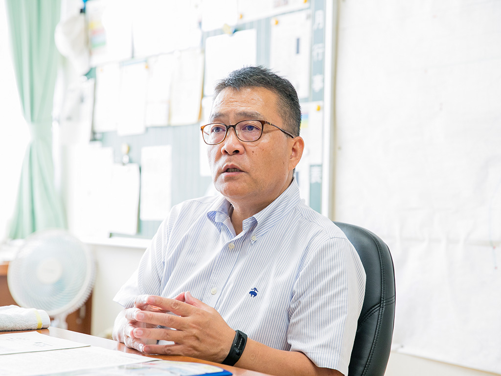 「子供たちに勉強だけで過ごしてほしくない」と田畑校長