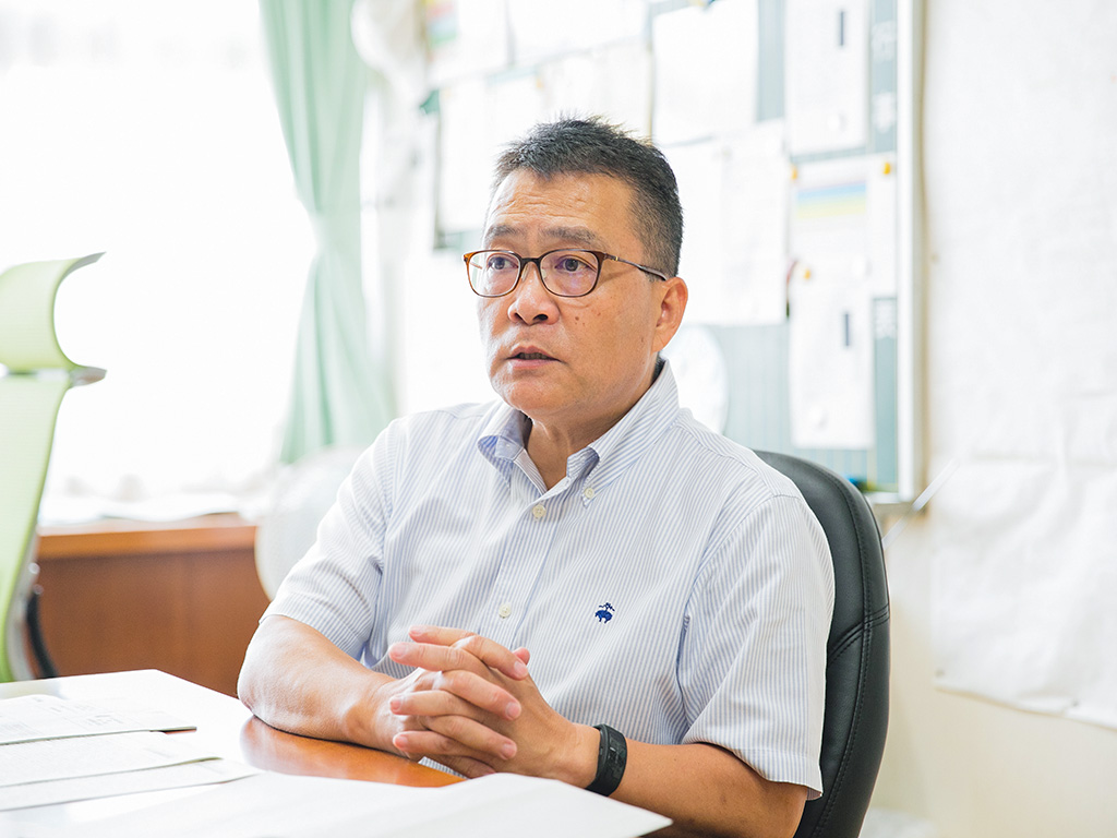 「子供たちとつながるには遠隔教育しかないと思った」と田畑校長