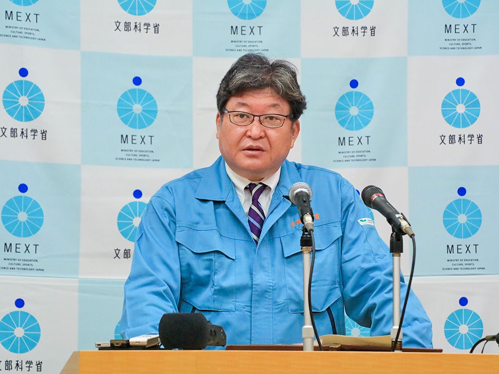 少人数学級「首相交代で立ち消えにはならない」 文科相