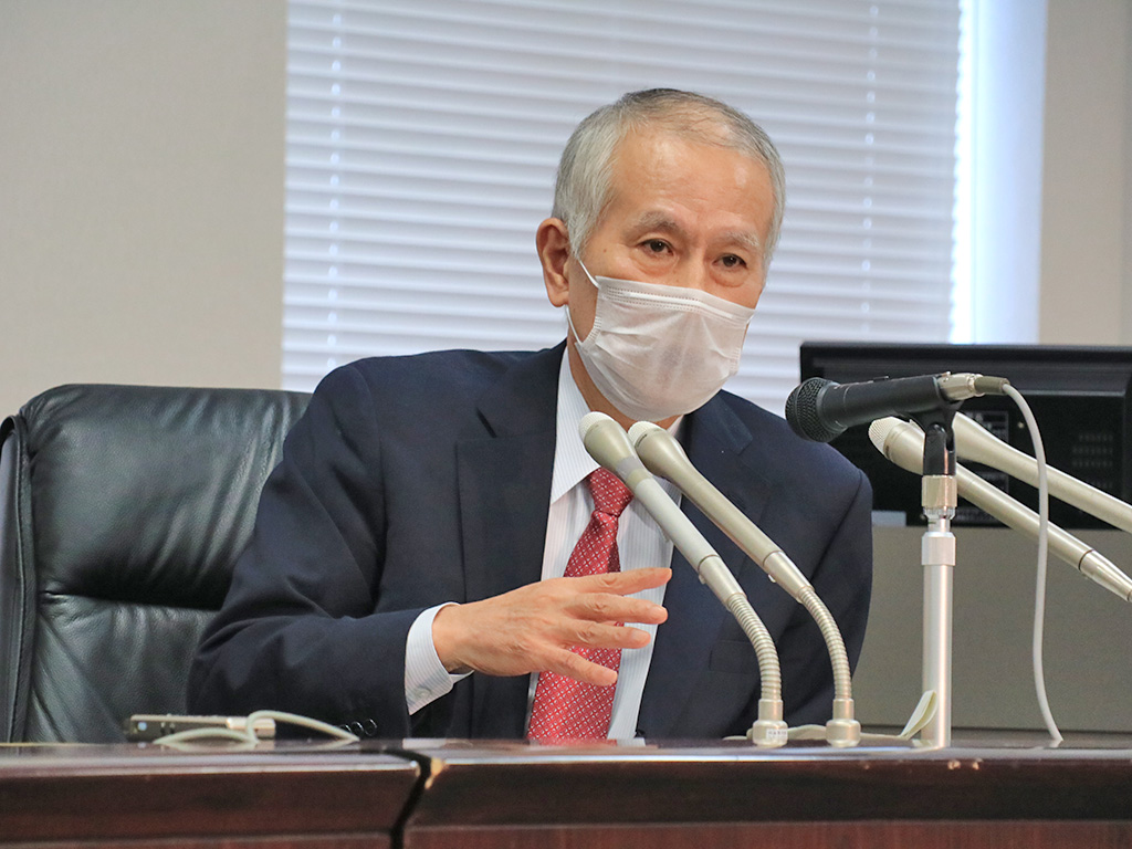 教育再生実行会議の協議内容を説明する鎌田薫座長（前早稲田大総長）