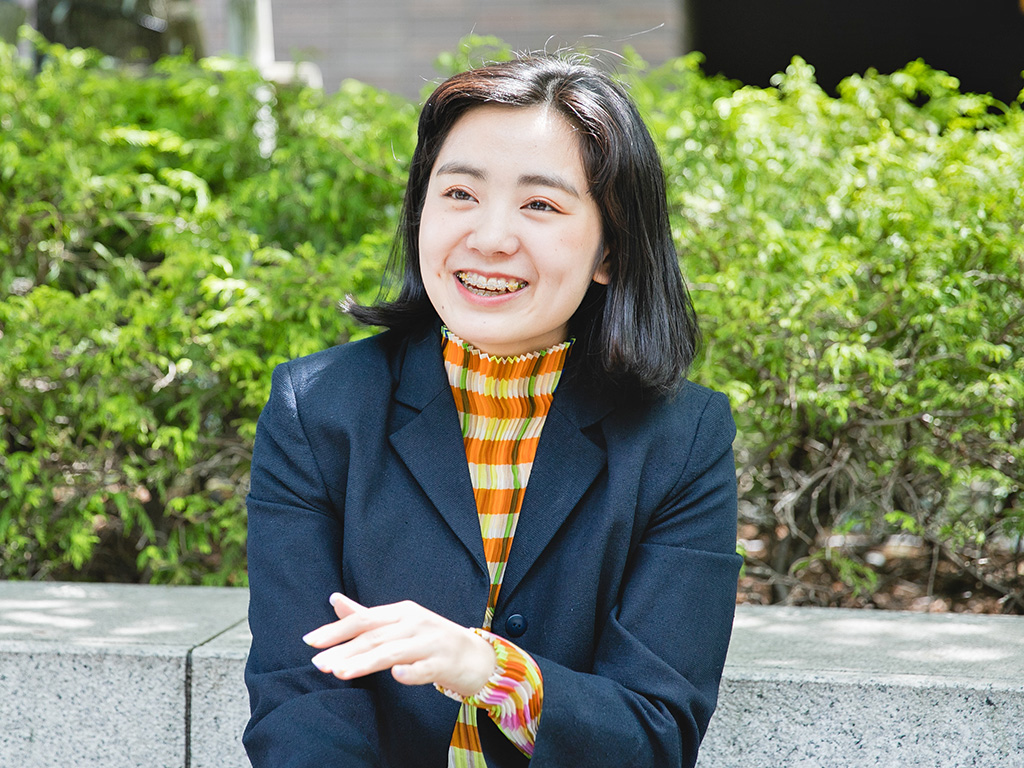 高校生らと向き合う中で、日々気付きがあると話す
