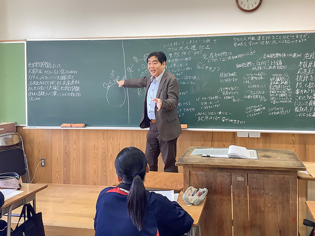 「子供たちに縛られていない大人の姿を見せていきたい」と話す