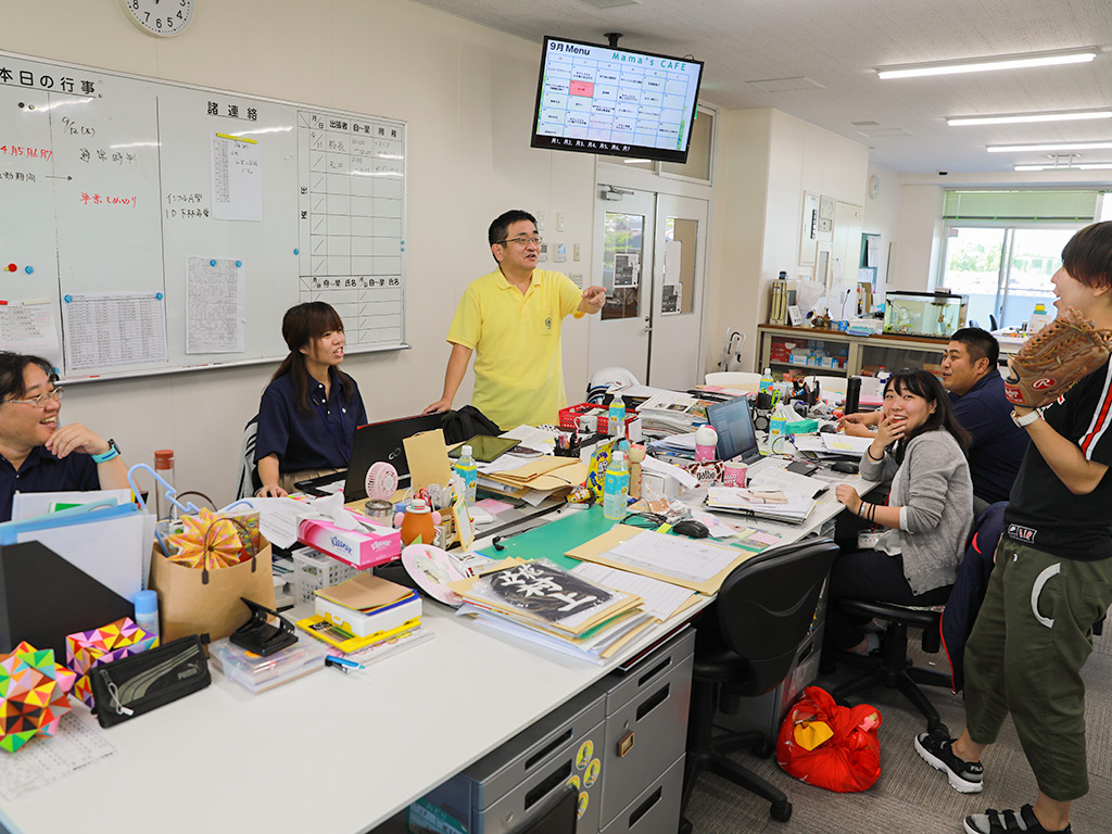 「うちの教員は生徒を自然と受け入れ、一人一人に寄り添っている」と齋藤校長