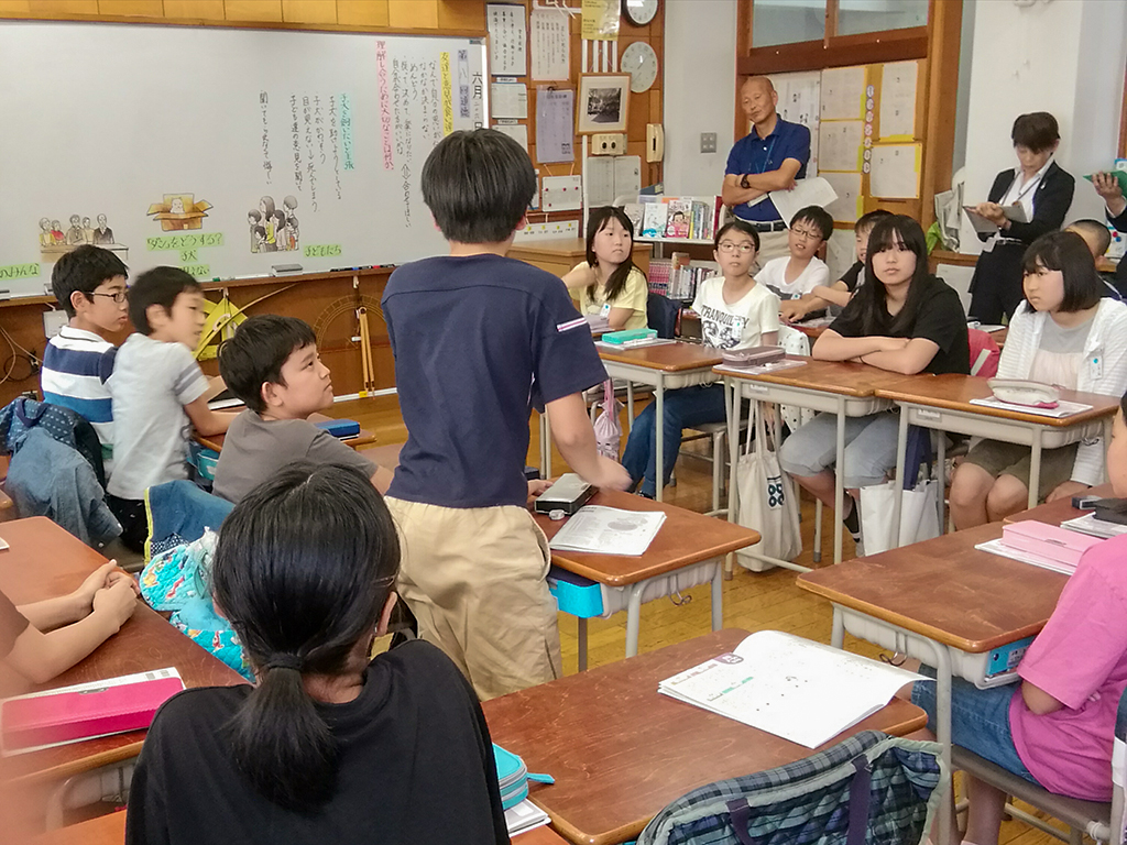 全員参加型の討論形式 早稲田小で道徳の研究授業