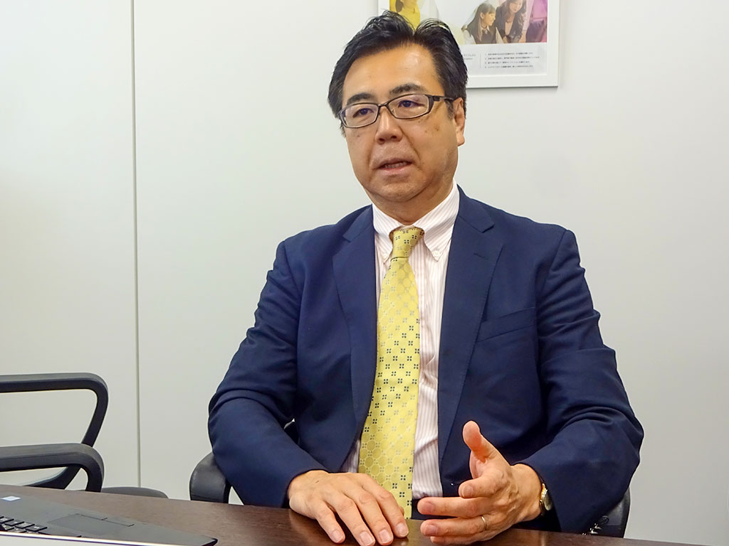 高校教諭の経験をいかし、MLAの開発あたってきた栗原教授
