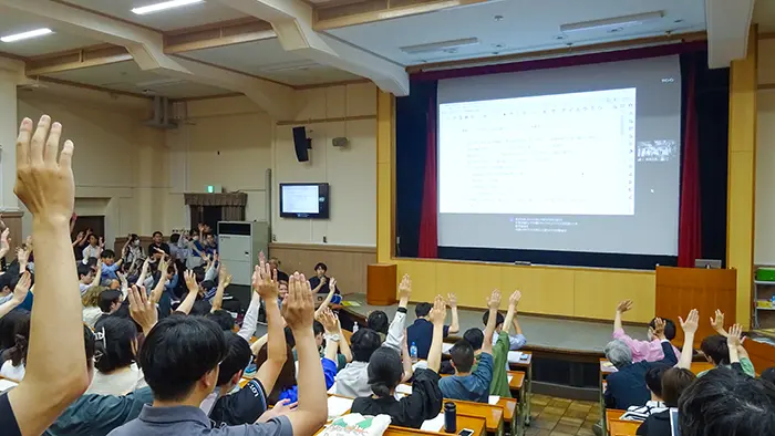 学費値上げ巡り東京大学で学生が反対集会 総長対話予定も