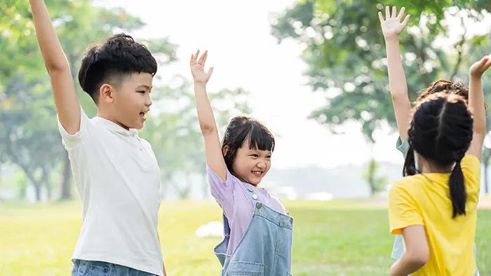 学校での子どもの権利の保障 小中学生と教員で認識に差
