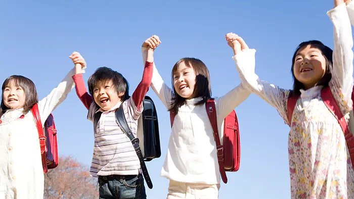逆境体験の子ども 学校での肯定的体験で疾病リスク半減