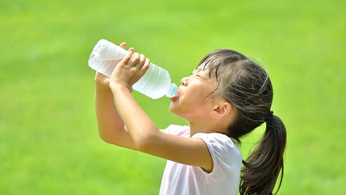 半数以上の子どもは体の水分がやや不足 意識的に水分を