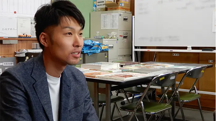 「学年担任制になり、教員の心理的負担が分散された」と森教諭＝撮影：松井聡美（写真の一部にぼかし加工をしています）