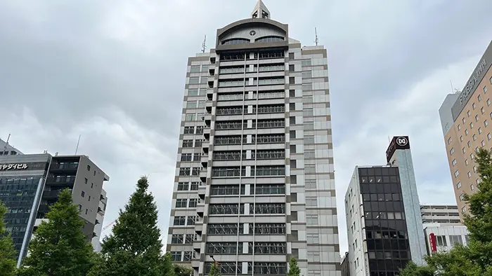 川崎市教委が入る川崎市役所第三庁舎＝撮影：山田博史