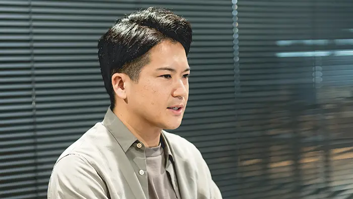 「教員時代に行った改革が周囲を苦しめた」と語る＝撮影：市川五月