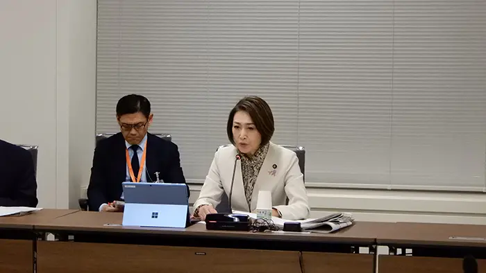 「こどもが自ら命を絶つのを防ぐのは、大人の責務」 三原担当相