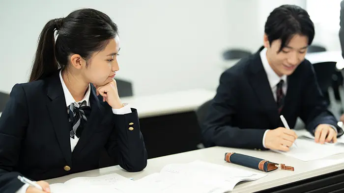 学校は男性優遇が有意に減少 男女共同参画社会の世論調査