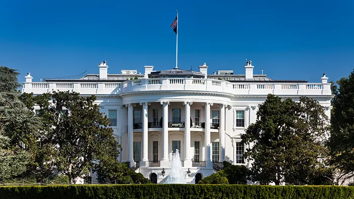トランプ米大統領 教育省廃止に向け大統領令に署名