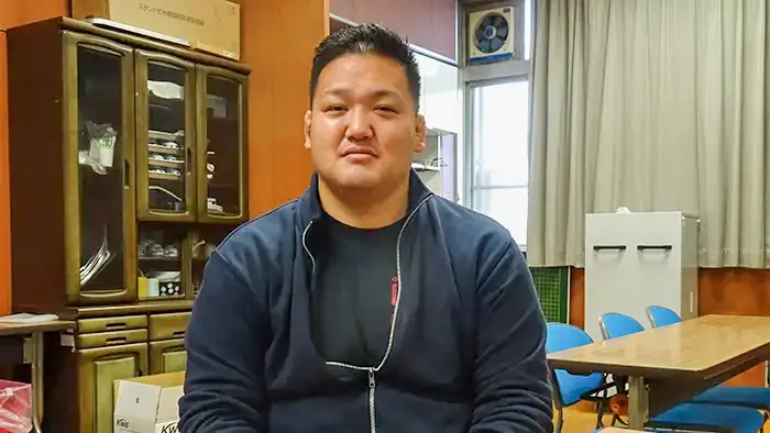 「相撲部の先生に憧れて教員を目指した」と濵町さん＝撮影：大川原通之