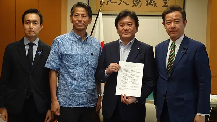 教員の休職減へメンタルヘルス対策充実を 自民党が提言
