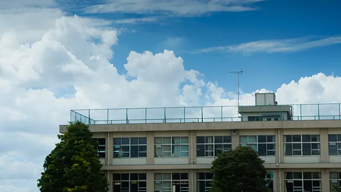 23年度の学校教育費、13.5兆円で減少 定年延長の影響も