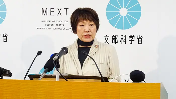 24年度文科白書を公表 改正給特法など教職員の労働環境に言及