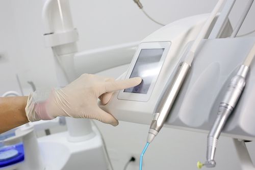 Qualità dell’implantologia moderna e importanza della prevenzione. L’intervista al dott. Elia Facondo