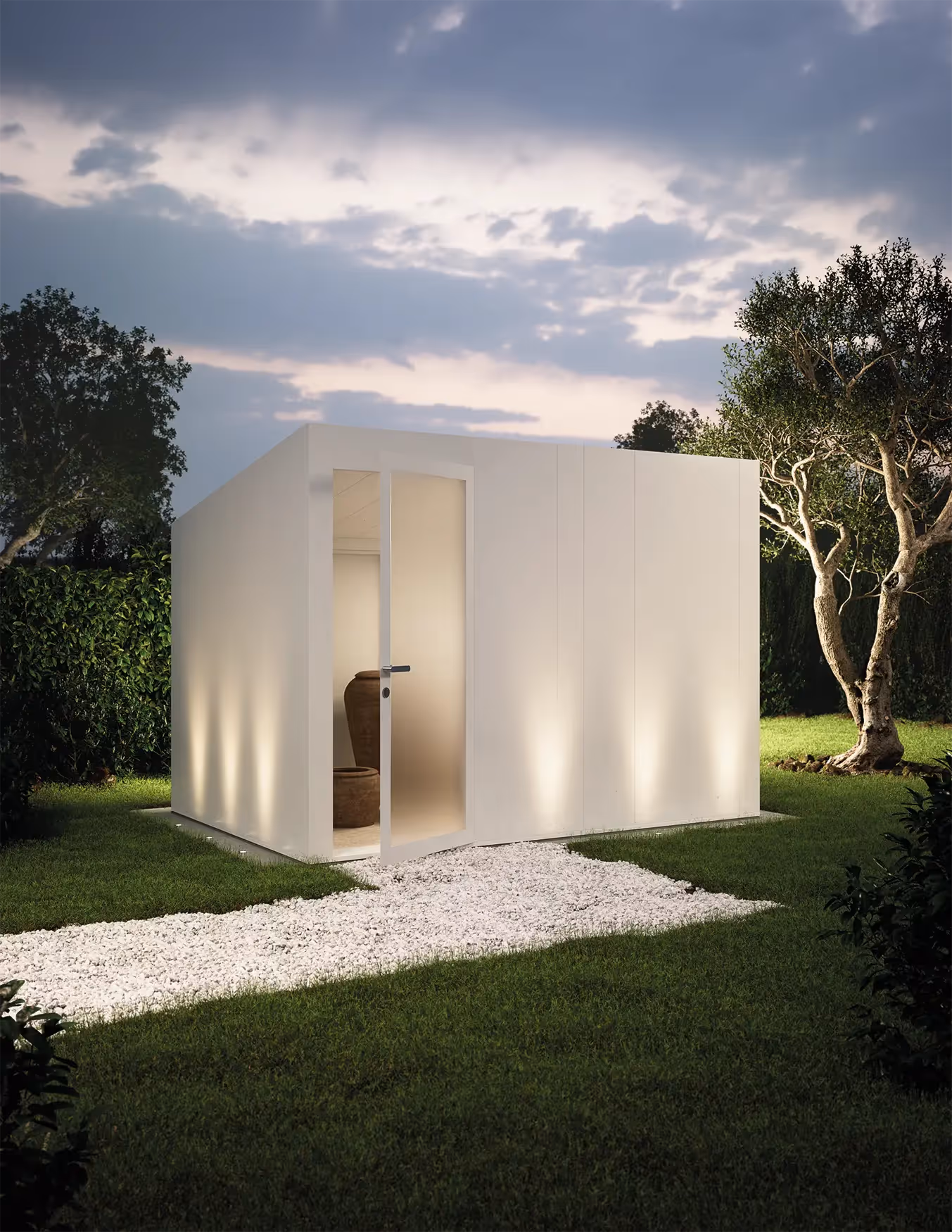 Modulo architettonico modulare Modularte Smart Box con pannellatura liscia, porta battente vetrata e illuminazione esterna scenografica.