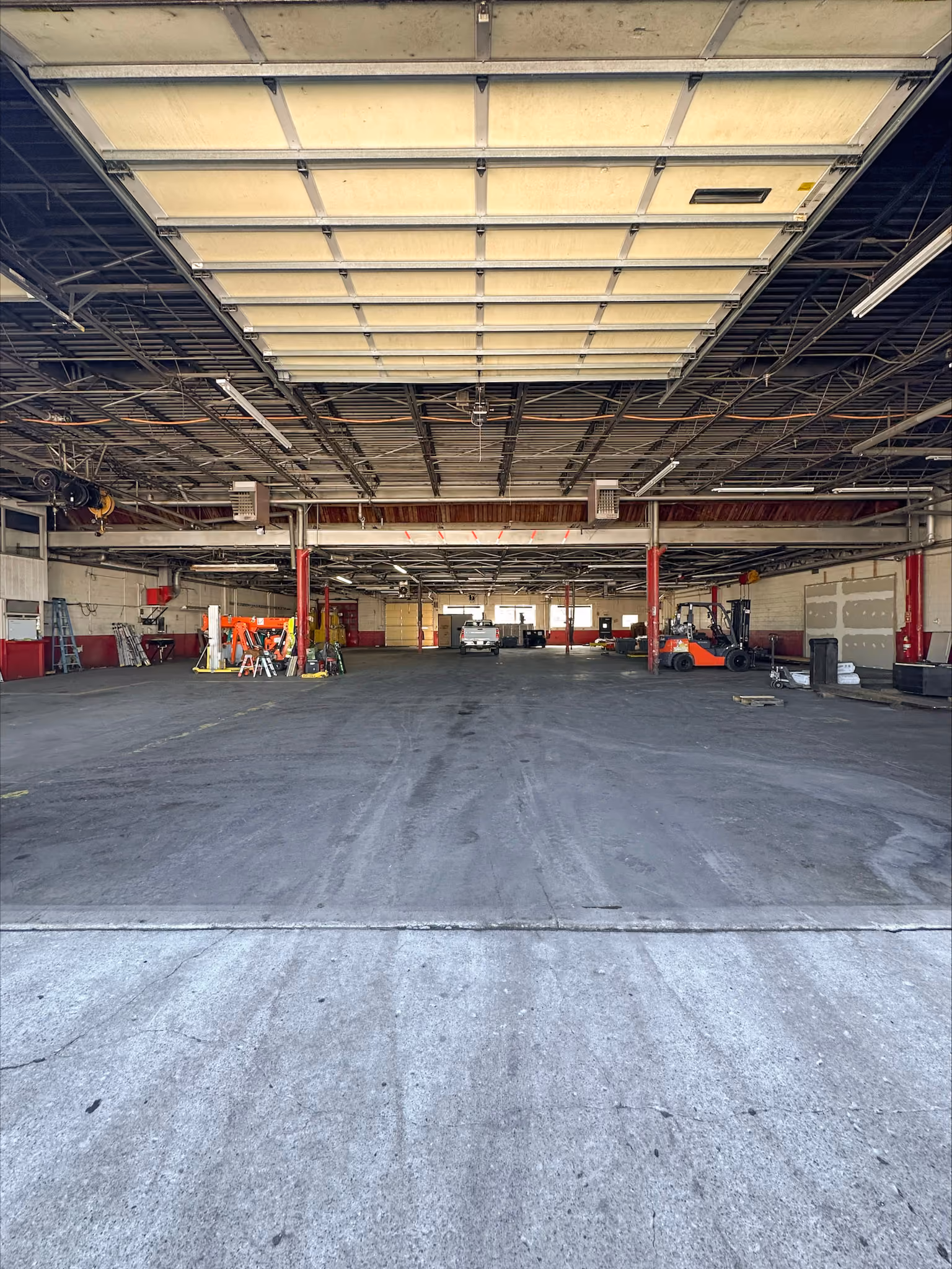Interior photo of Louisville's warehouse space