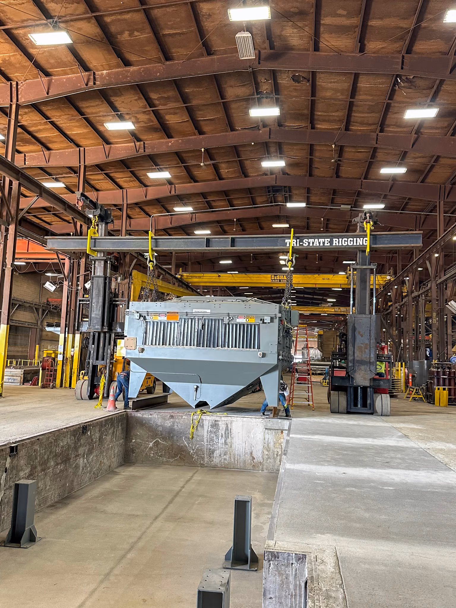 TSR's gantry crane lifting heavy machinery