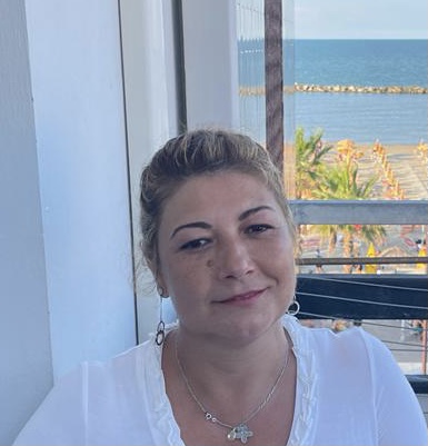 Anacarina, collaboratrice domestica Baze