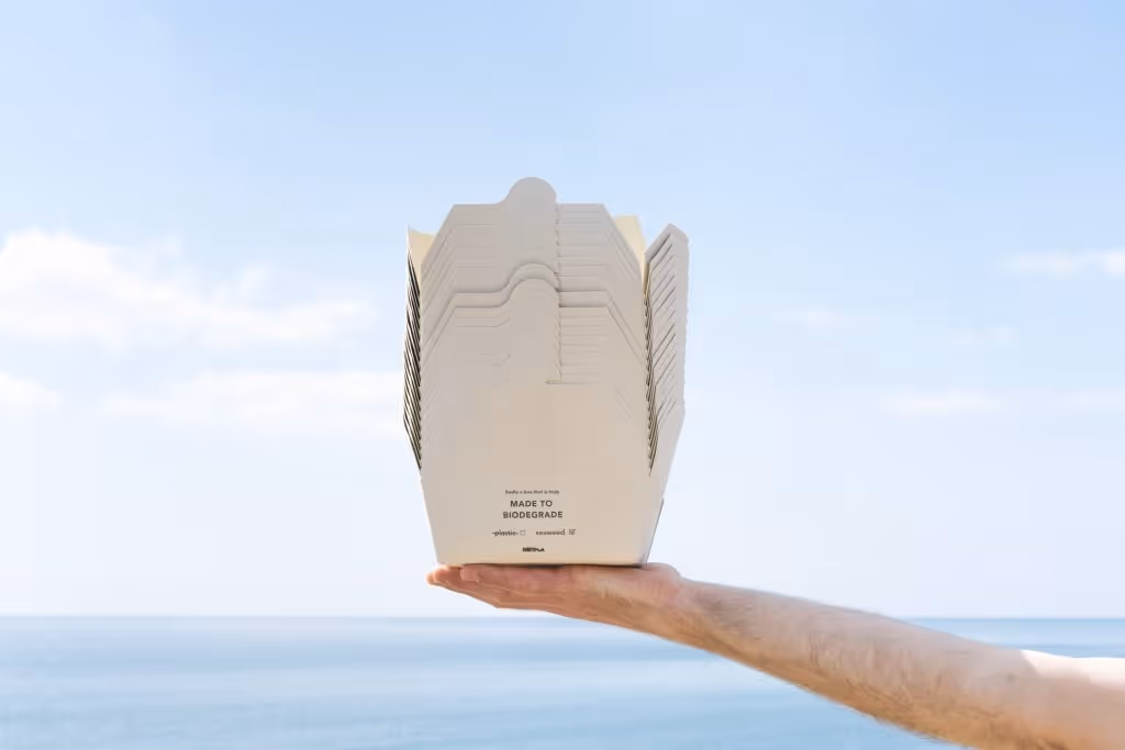 Notpla takeaway boxes