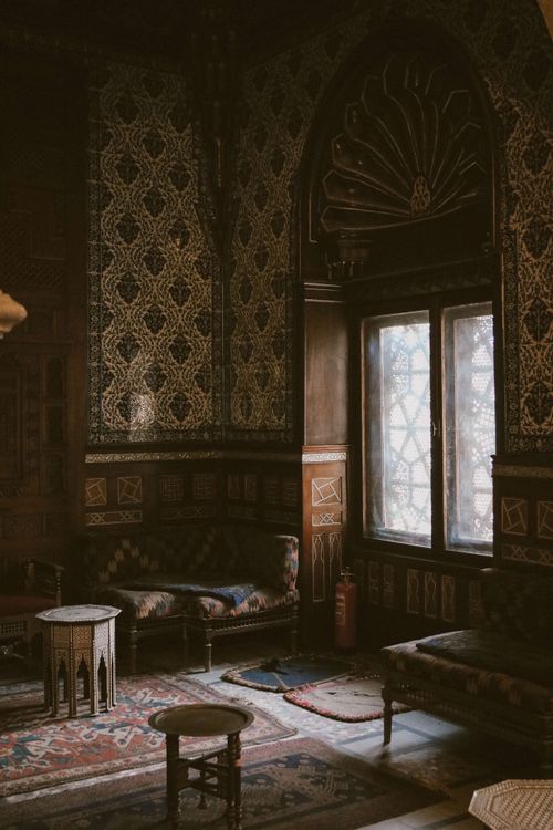 An image of a beautiful room in the Léon Mansion.